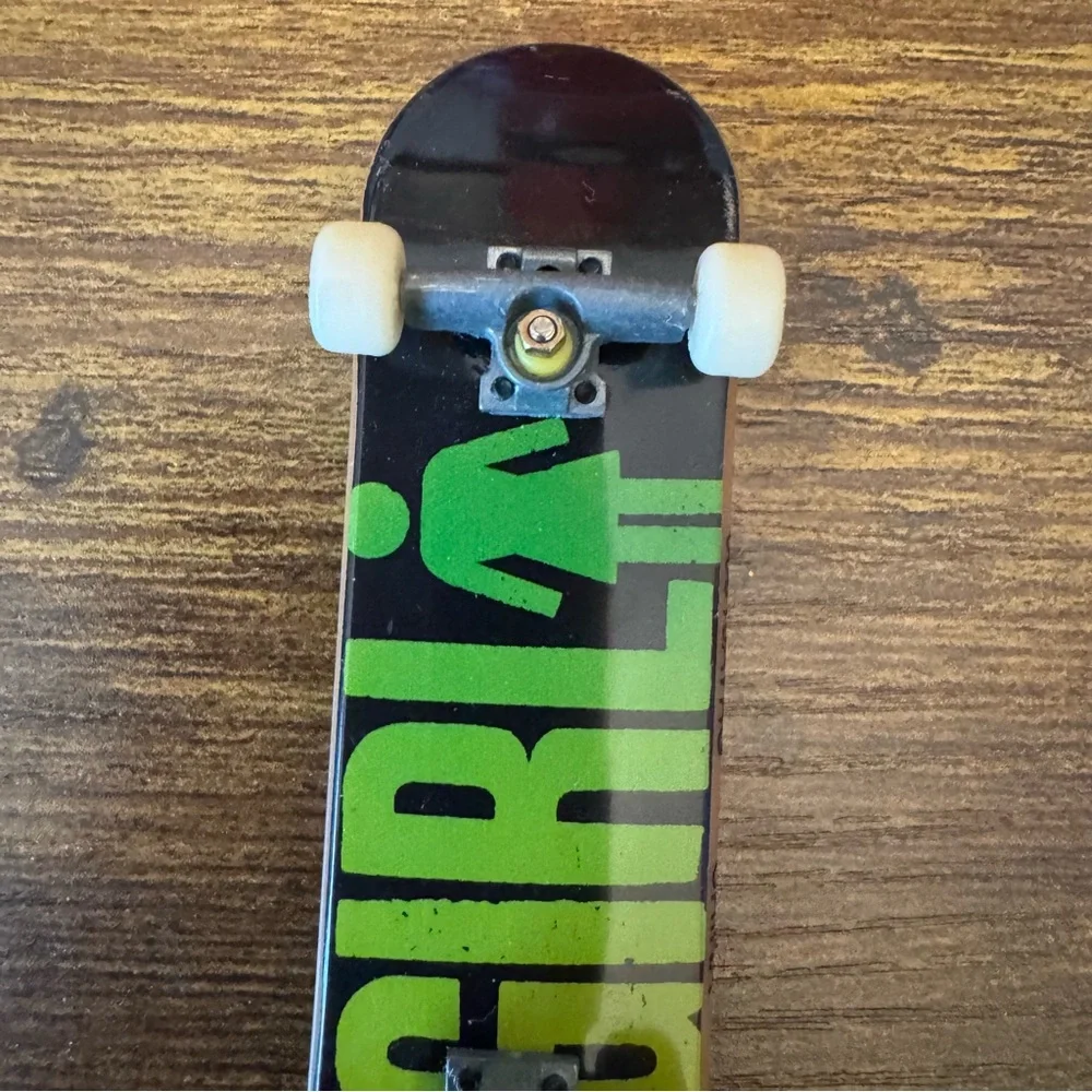 Tech Deck Girl Skateboards Sean Malto Fingerboards Set of 2‎ Rare